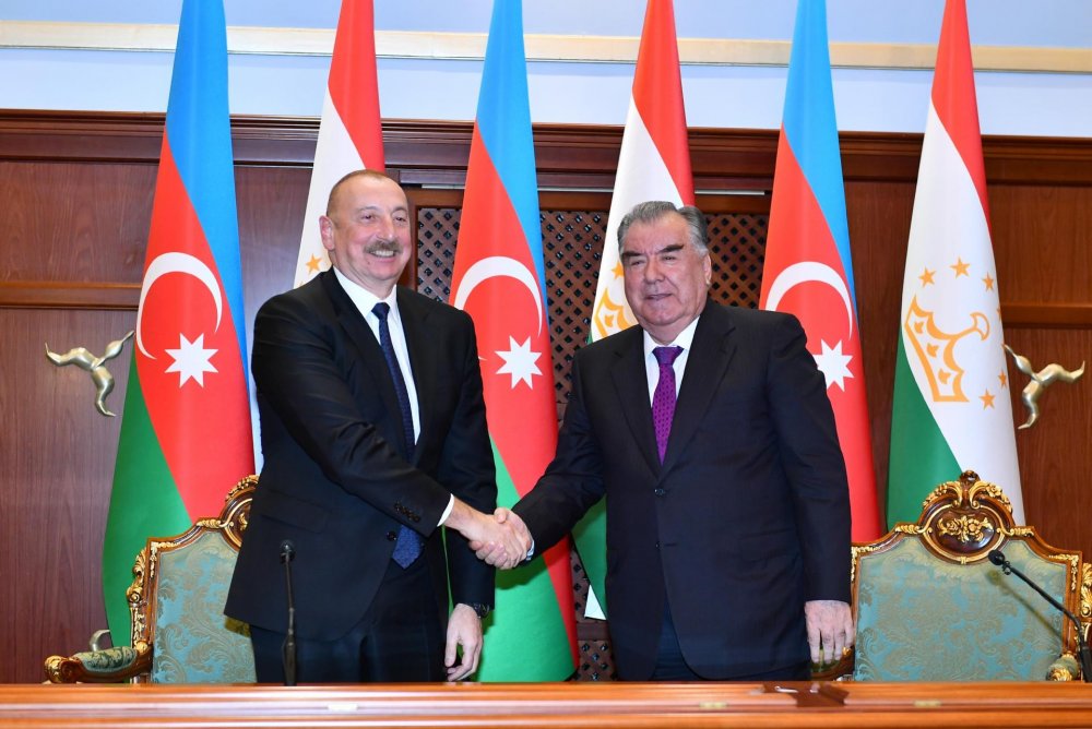 İlham Əliyev Tacikistan Prezidentini Azərbaycana səfərə dəvət etdi