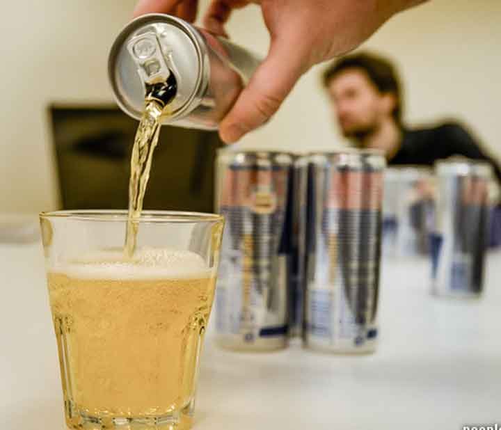18 yaşı olmayanlara enerji içkiləri satılmayacaq – DƏYİŞİKLİK