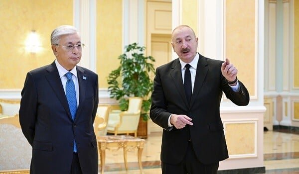Prezidentlər mətbuata bəyanatlarla çıxış etdilər Prezidentlər mətbuata bəyanatlarla çıxış etdilər
